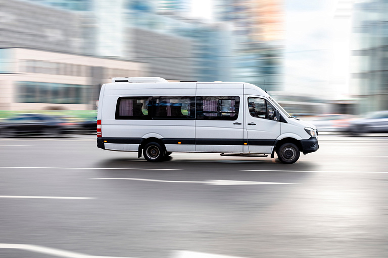 Оплата картой в маршрутках сделала поездки безопаснее – как это связано