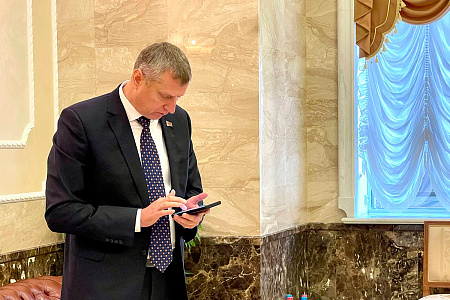 "Никакого секрета": Лукашенко высказался о смартфонах чиновников