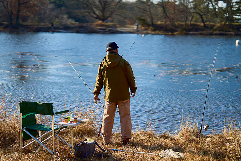 Здесь обещают королевскую рыбалку – карпы точно будут клевать