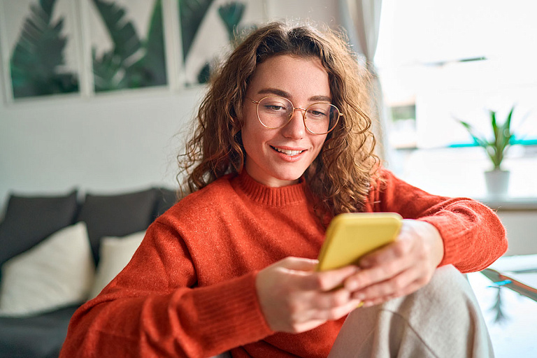 Google Play будет помечать приложения, которые быстро "съедают" заряд телефона