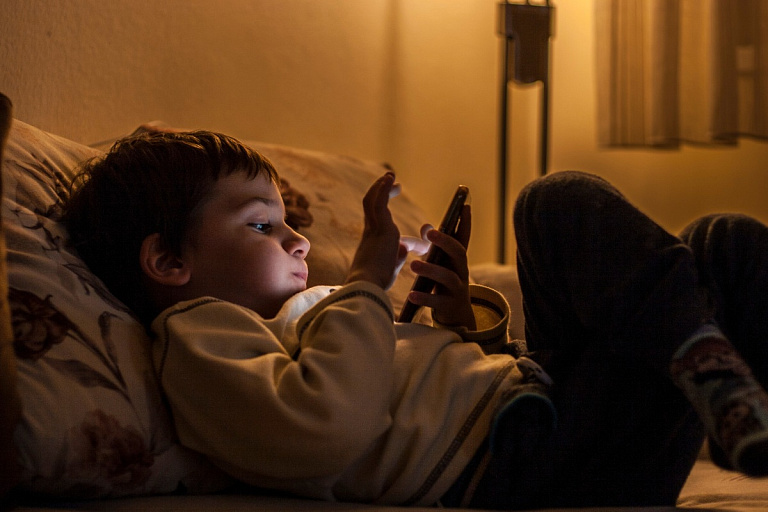 Житель Жлобина по ночам совращал подростков в сети – это длилось пять лет