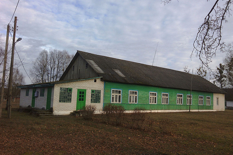 На берегу Немана продают спортивный лагерь – просят копейки