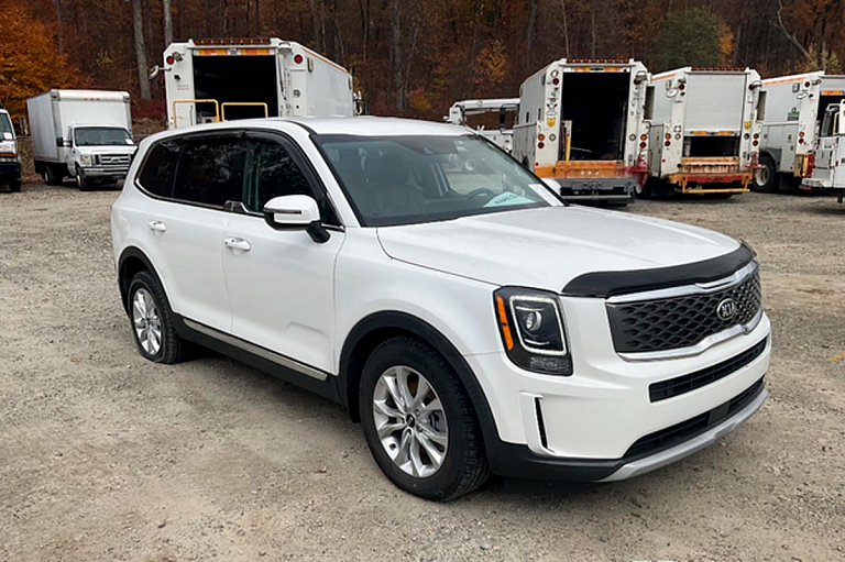 Аэропорт Бостона выставил на торги забытые на парковке машины