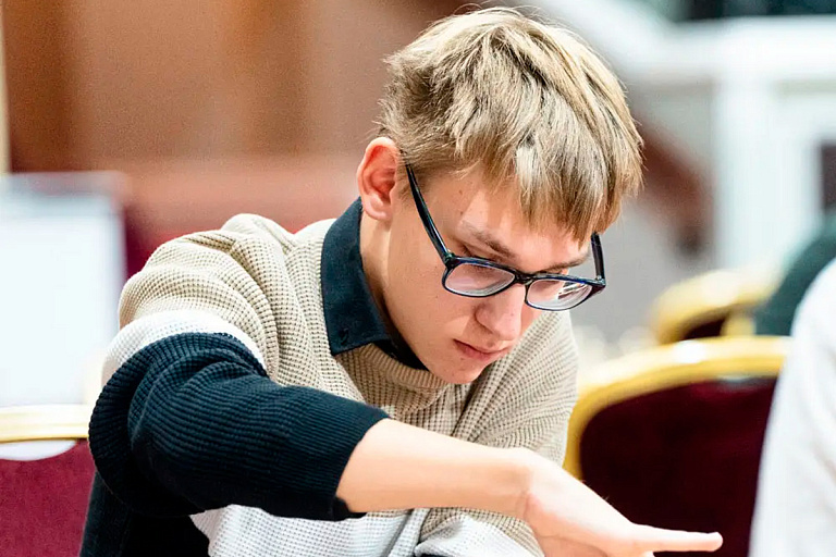 Белорусский шахматист Денис Лазавик в четверке сильнейших – рвется к победе