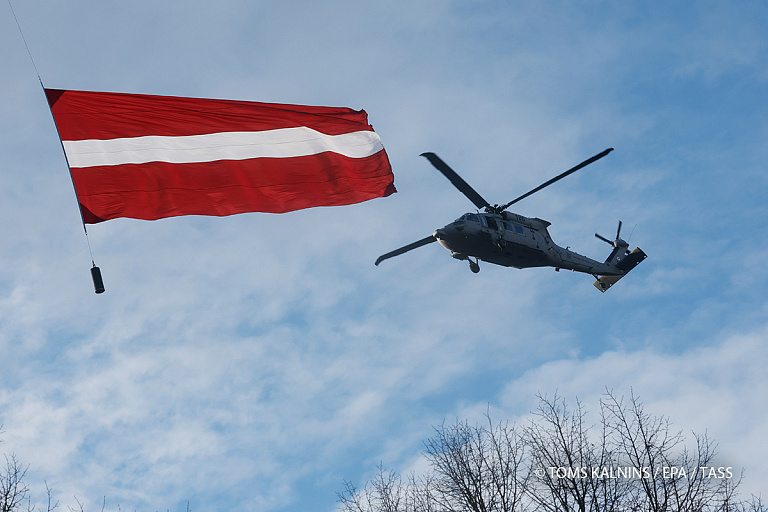 Метеозонды с контрабандой "атаковали" Латвию – чем это грозит