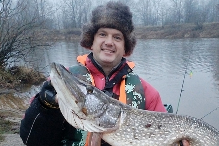 Вот это рыбалка: из Днепра выловили почти 10-килограммовую щуку