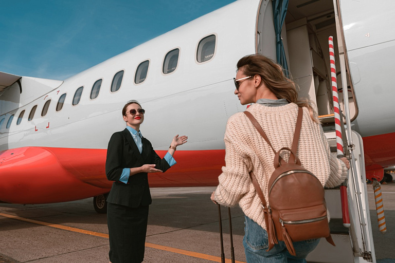 Как избежать синдрома смены часовых поясов, рассказали эксперты