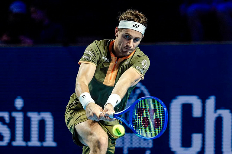 Всем бы такого родственника: топовый теннисист подарил сестрам по пентхаусу