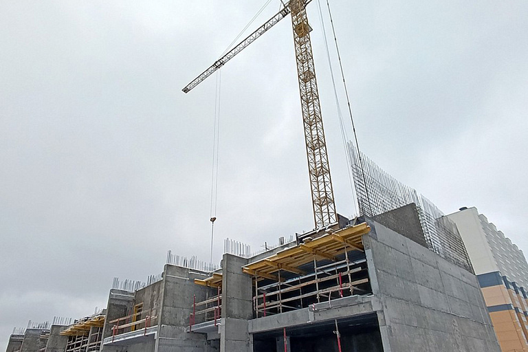 В Минске построят десяток электродомов для нуждающихся – как идут работы