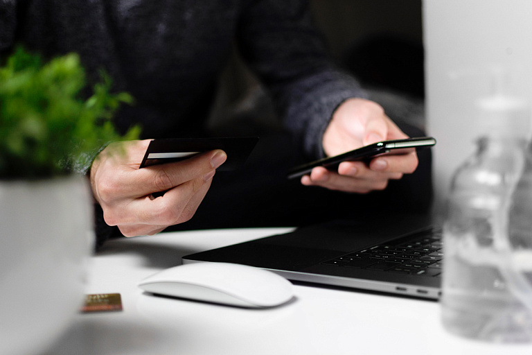 Белорусам позволили переводить деньги в Россию без комиссии – схема простая