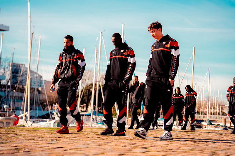 Не пощадили даже Бога: во Франции болельщики избили футболистов