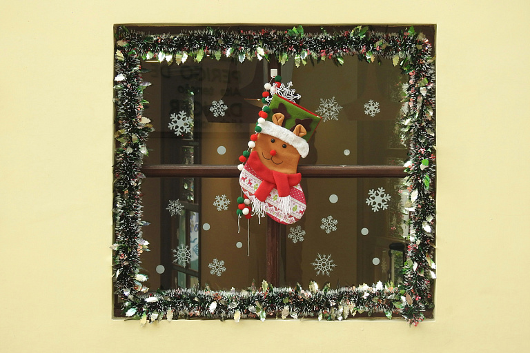 В центре Минска адвент-календарем стало целое здание – ловите адрес