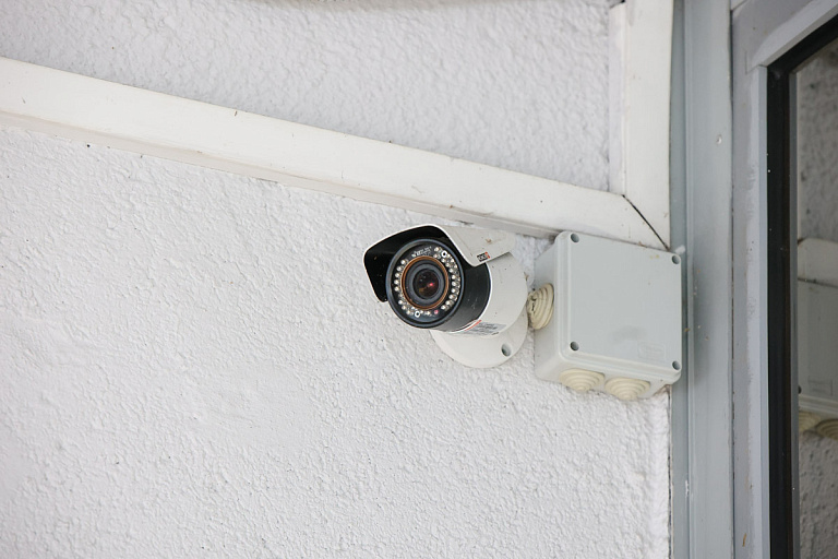 Слежка усилится: на жилых домах Минска установят десятки тысяч новых камер