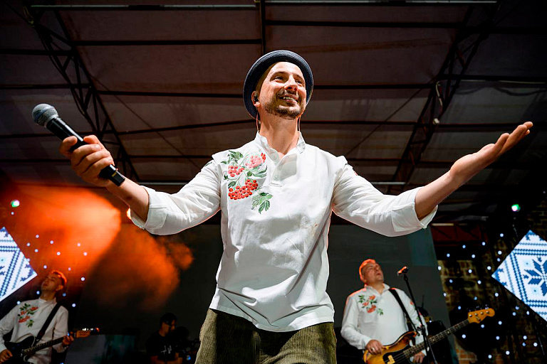 Фронтмен группы "Дрозды" уходит в стендап – а что с концертами