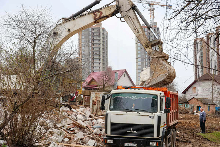 По соседству с "Минск Миром" сносят дома – что построят