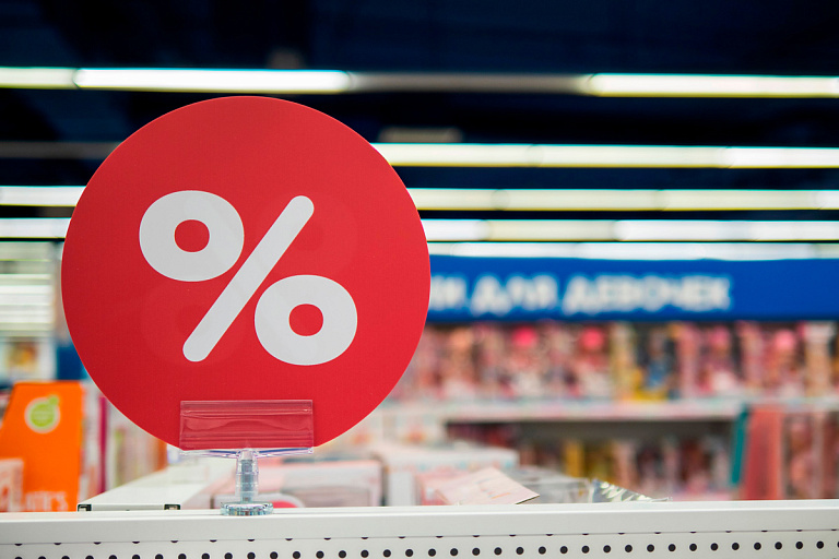 Белорусам к Новому году пообещали тысячи распродаж и не только