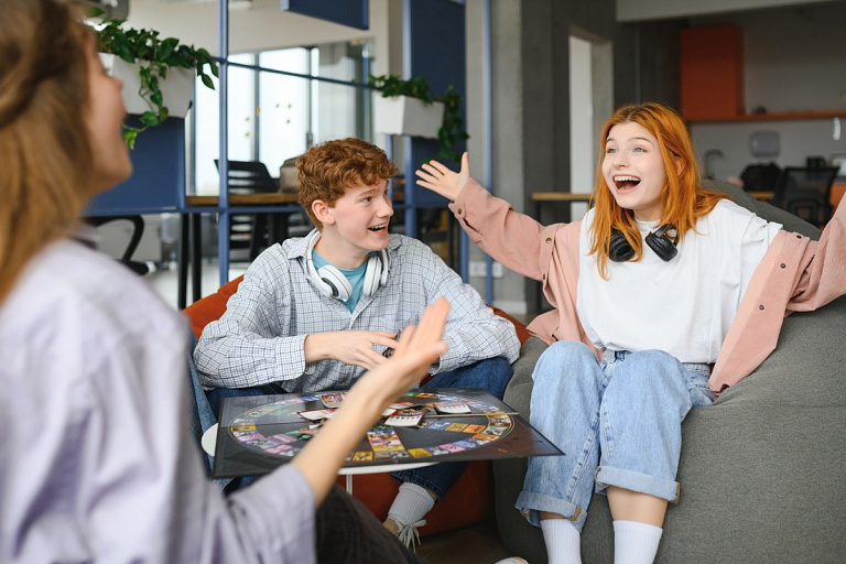 Выбрали топ-7 лучших "настолок" для зимних вечеров: проверено на себе