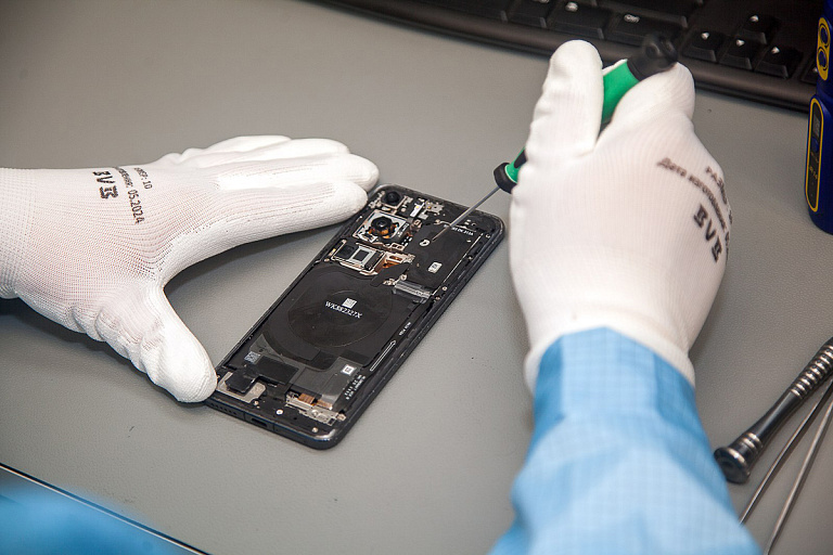Владельцам смартфонов в Беларуси предложили бесплатный ремонт – куда идти