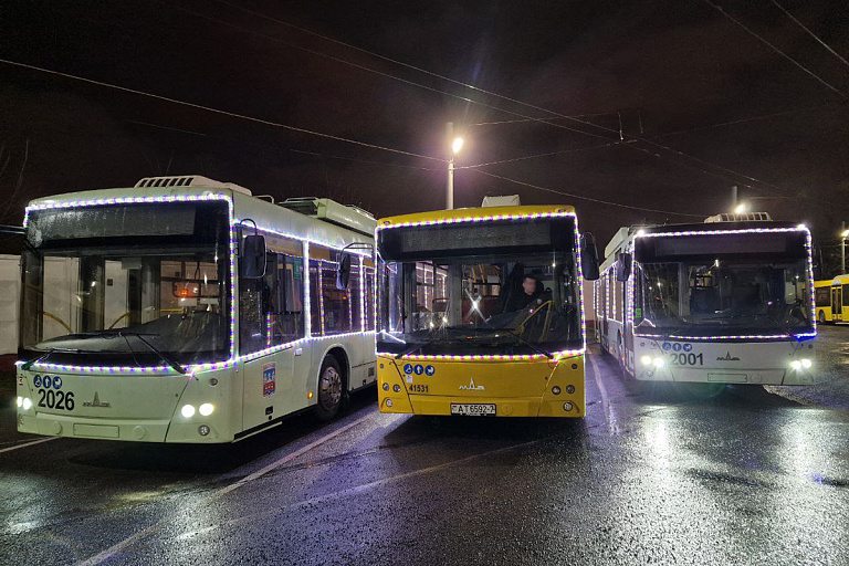 Стало известно, как будет ходить наземный транспорт Минска в новогоднюю ночь