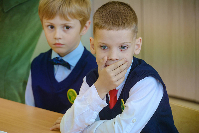 По всей Беларуси усиливают охрану в школах – узнали причину