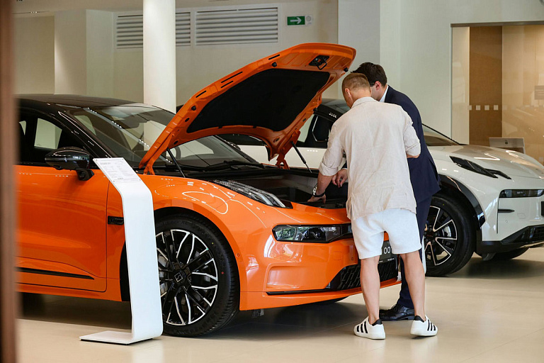 Бренд электрокаров Zeekr стал "дочкой" Geely