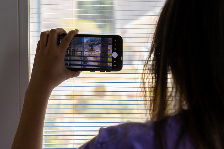 Белорусам объяснили, законно ли фотографировать их на мероприятиях