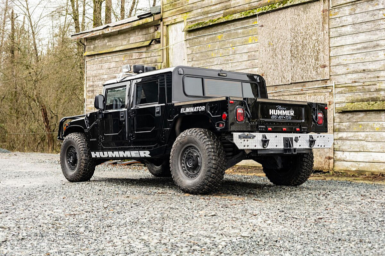 На аукционе выставили Hummer H1 Тупака Шакура