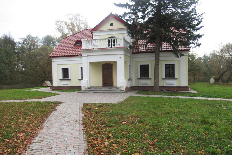 Бывший дом ксендза продают на Брестчине – цена как за коттедж в Минске