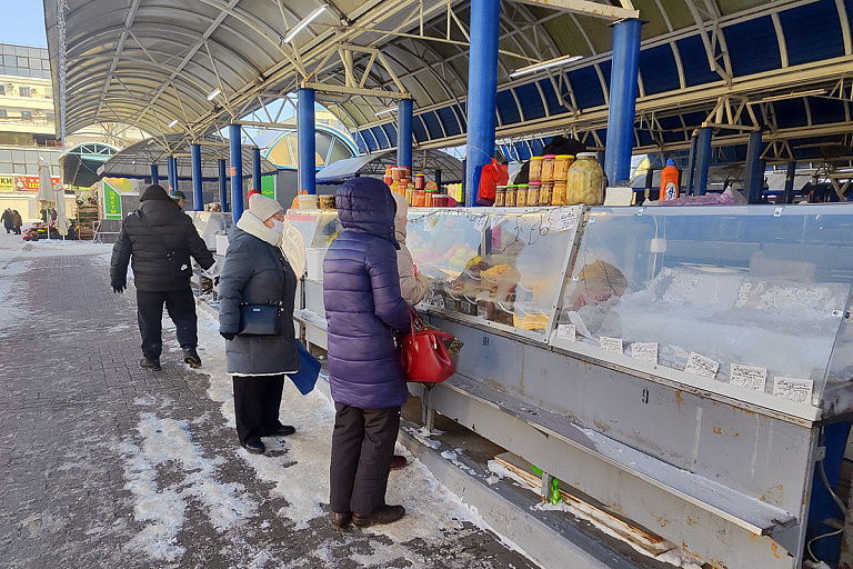 Молодая картошка по нереальной цене: чем удивляет Комаровка в январе