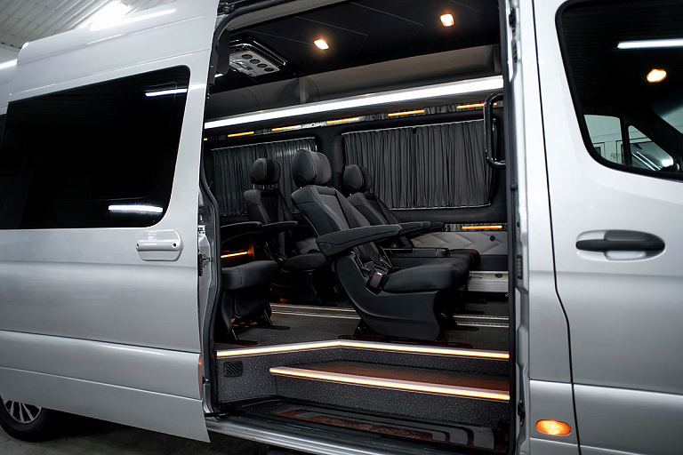 Белорусы прокатились в маршрутке с ветерком – в мороз дверь не закрылась