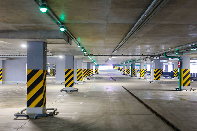 Золотые метры: в Минске продают машино-места по $60 000