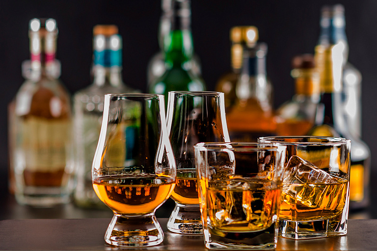 Белорусы разлюбили пиво и водку, променяв их на коньяк, – вот цифры