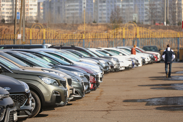 В Беларуси предложили ограничить продажу авто, ввезенных из-за рубежа
