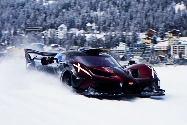 В Швейцарии сразу три редких Bugatti Bolide прошли ледяной тест