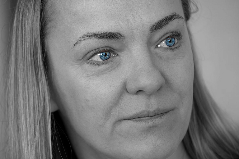 Муж белоруски увез детей в Луганск и сменил им гражданство – мать в отчаянии