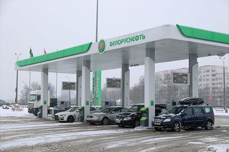 Узнали, почему топливо "Арктика" исчезло с АЗС, но появилось"ДТ-32"