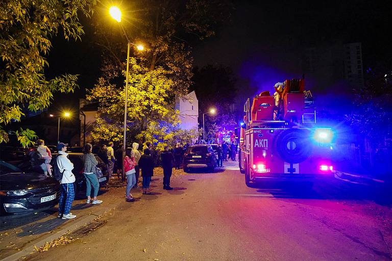 В Минске горит общежитие – выехало девять машин МЧС