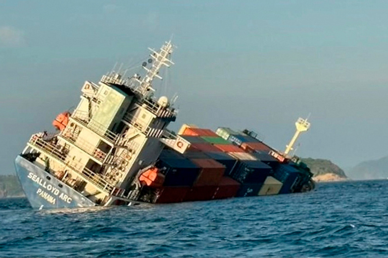 В море недалеко от Пхукета разлили нефтепродукты – это опасно