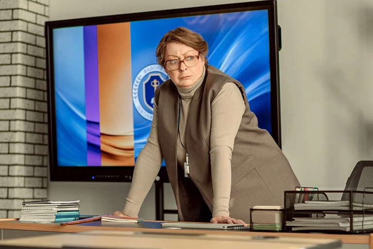 Аронова опять математичка – начались съемки нового "Олдскула"