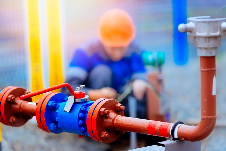 В Смолевичах уже три недели бьет горячий источник – местные недовольны