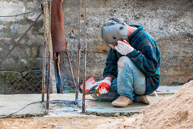 Парень работящий: где в СНГ больше всего платят сварщикам