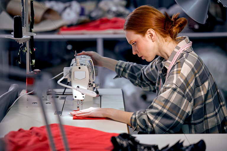 Долги двух белорусских фабрик покроют из бюджета – у кого проблемы