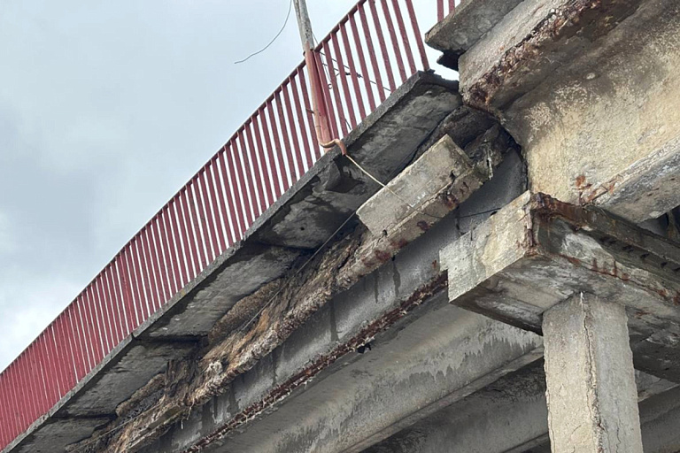 По путепроводу в Бобруйске возобновили движение – был риск обрушения