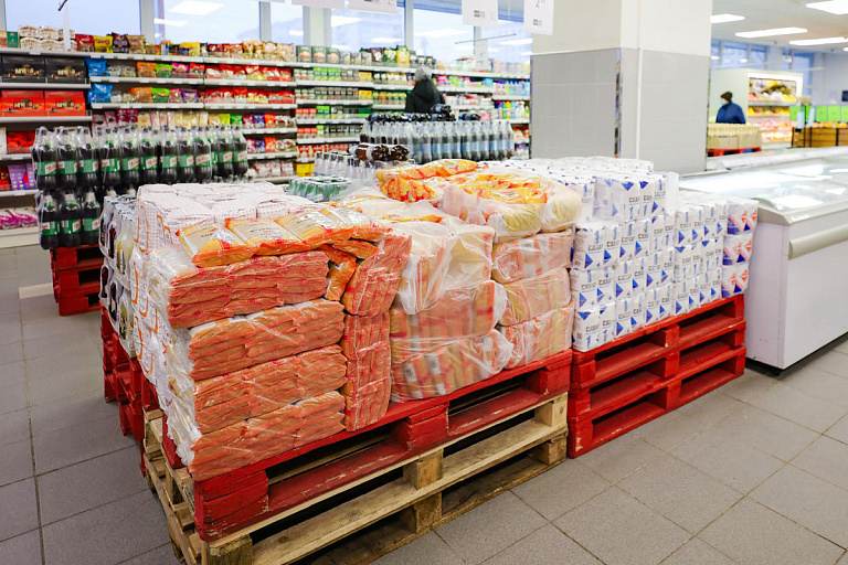 В магазине в Минском районе заметили тараканов – что сказали в администрации