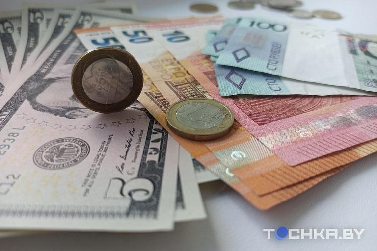 Почти +3 копейки: доллар снова подорожал на торгах БВФБ