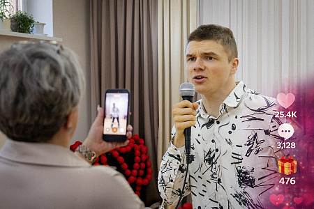 "Он наш голос": как парень из соццентра взрывает TikTok