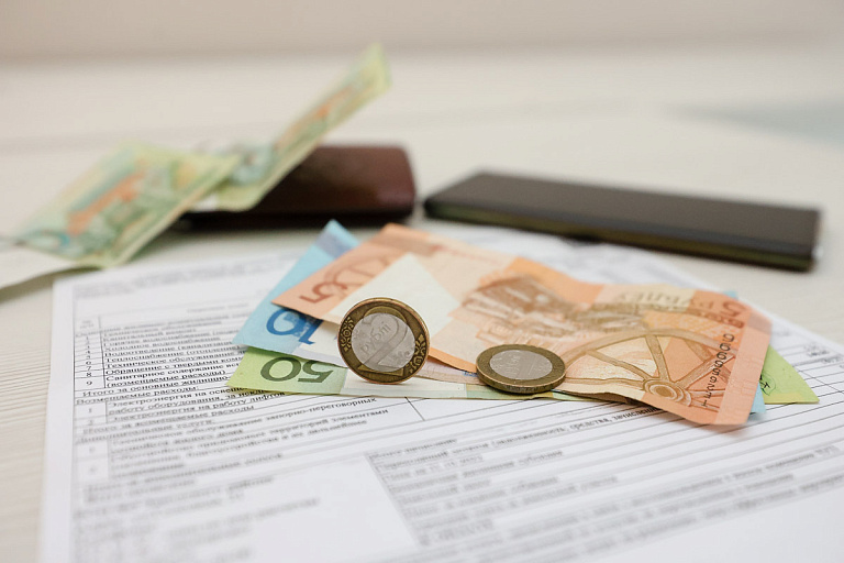 Белоруске насчитали долг 21 000 рублей за "коммуналку" – виноваты все