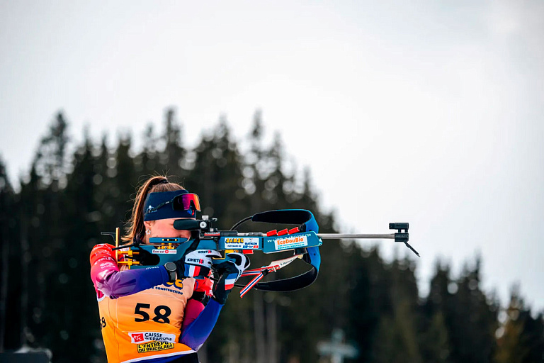 Французская биатлонистка завершила карьеру в 18 лет из-за загадочной болезни