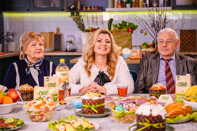 Пасха как в детстве: певица Влада – о семейных традициях за столом "СВАЁ"