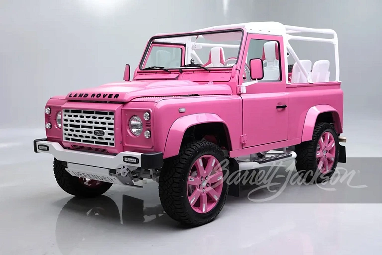 "Пикмимобиль", или машина Барби: на аукционе продадут необычный Land Rover